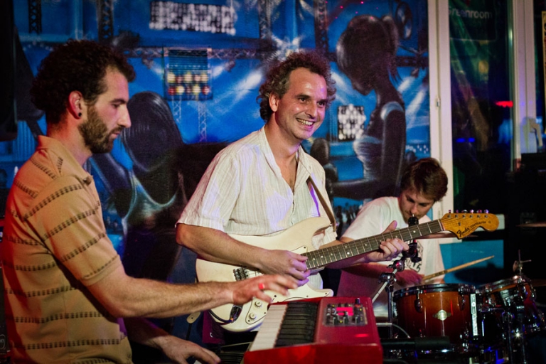 Photographe Événementiel Montpellier Aniane Steamboat 109 Concert Shatawaris Pierre Abramovici